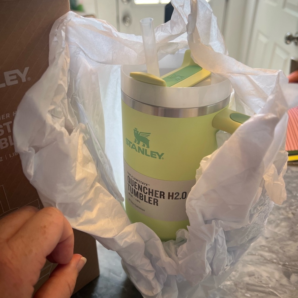 The Quencher H2.0 FlowState™ Tumbler | 40 OZ Citron
